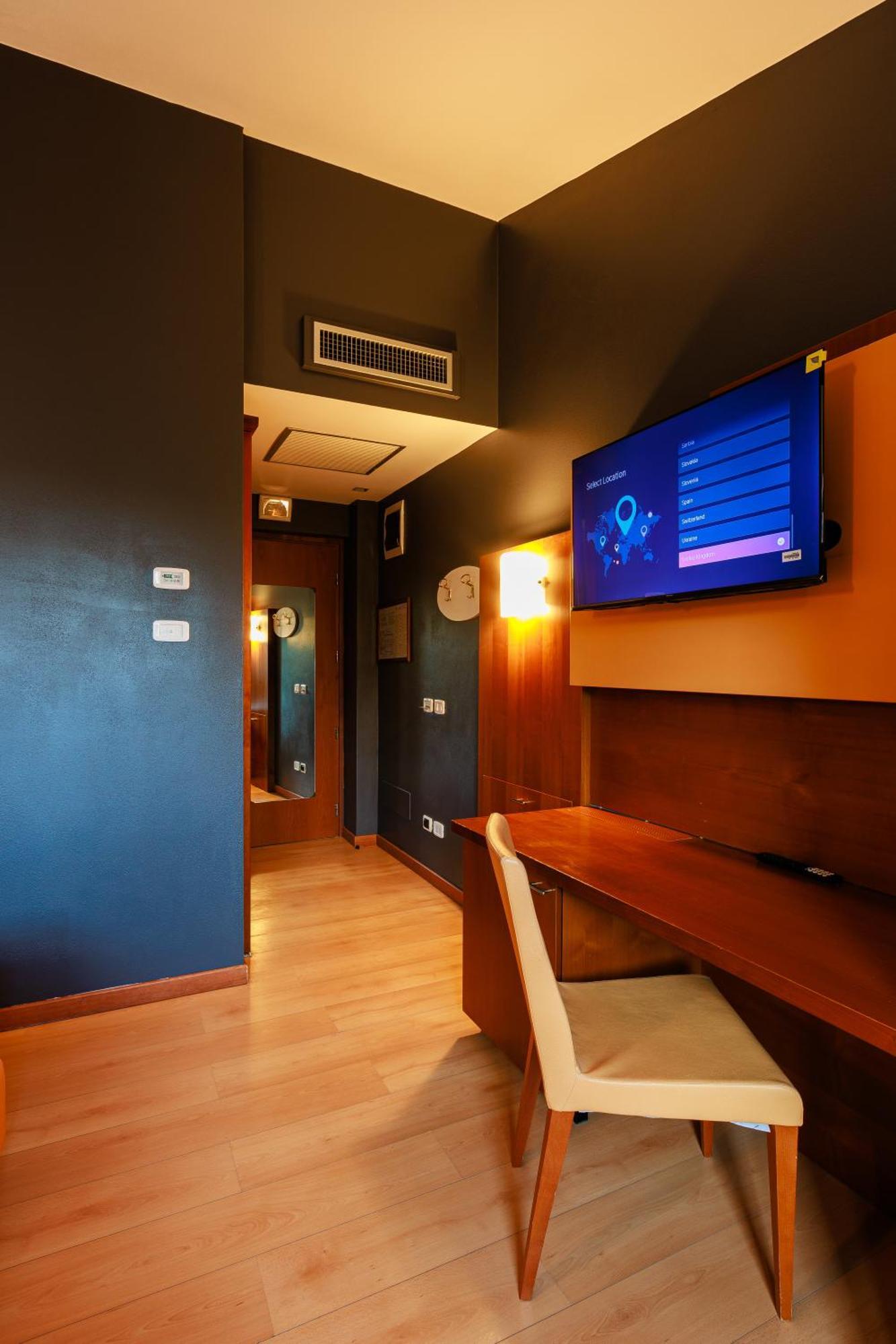 Hotel Villa Delle Rose - Malpensa Oleggio Buitenkant foto