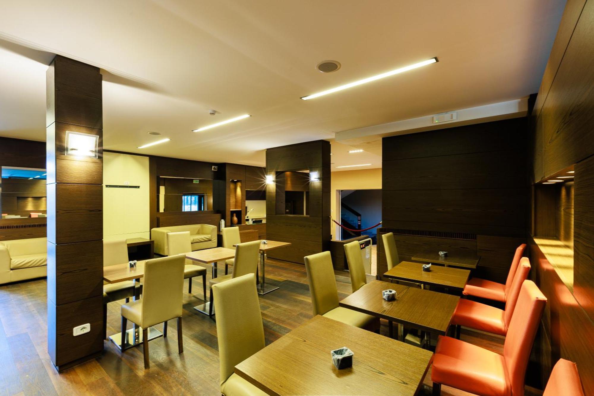 Hotel Villa Delle Rose - Malpensa Oleggio Buitenkant foto