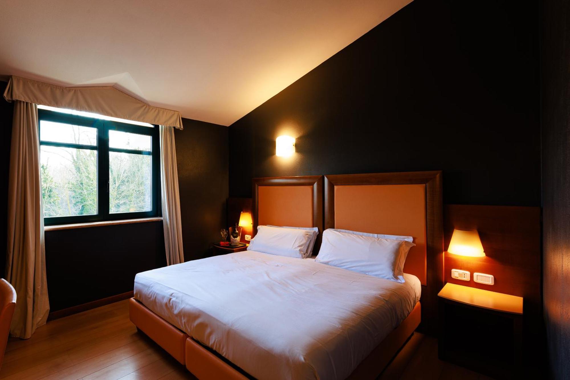 Hotel Villa Delle Rose - Malpensa Oleggio Buitenkant foto