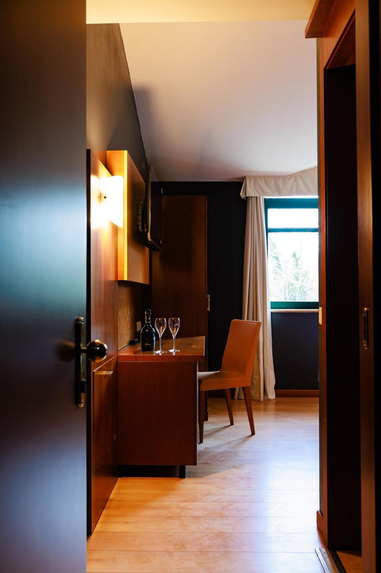 Hotel Villa Delle Rose - Malpensa Oleggio Buitenkant foto