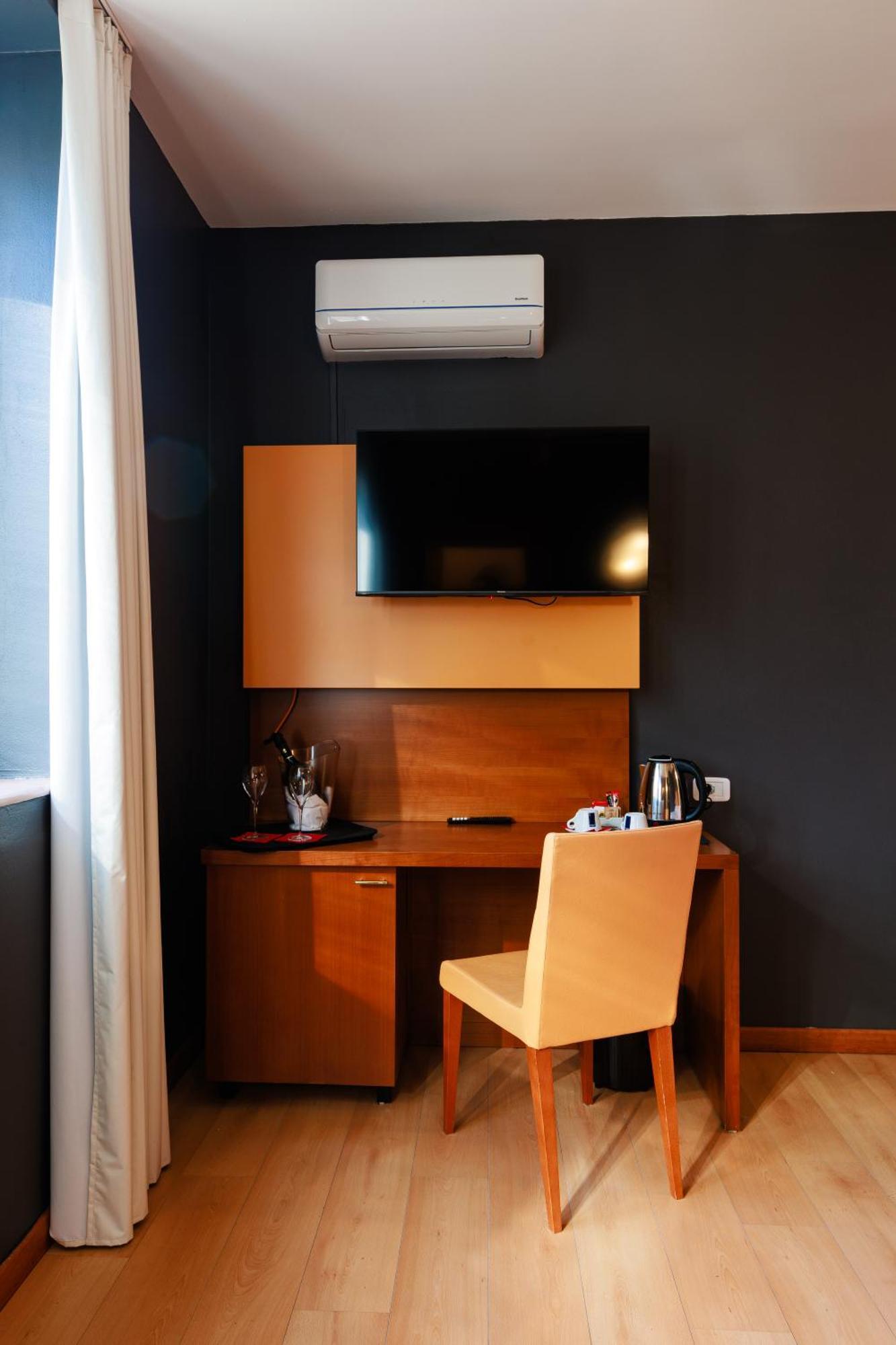 Hotel Villa Delle Rose - Malpensa Oleggio Buitenkant foto
