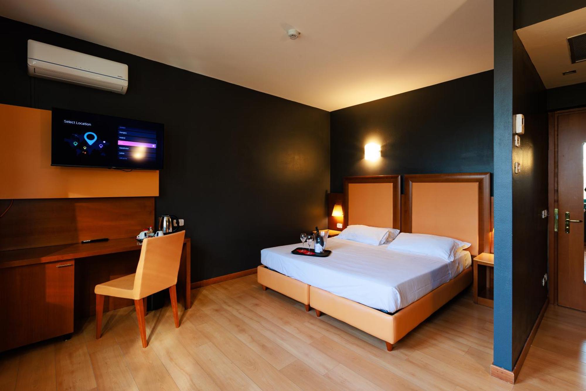Hotel Villa Delle Rose - Malpensa Oleggio Buitenkant foto