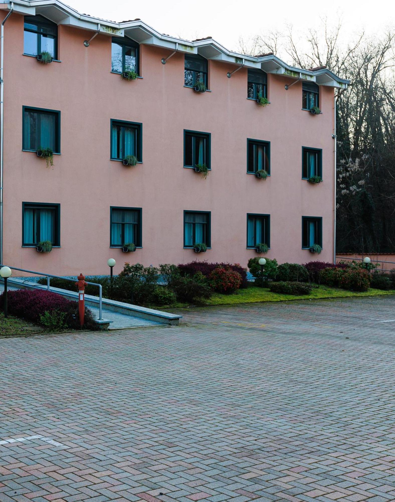 Hotel Villa Delle Rose - Malpensa Oleggio Buitenkant foto