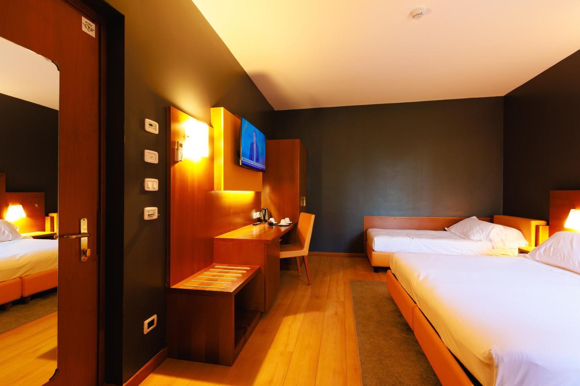 Hotel Villa Delle Rose - Malpensa Oleggio Buitenkant foto