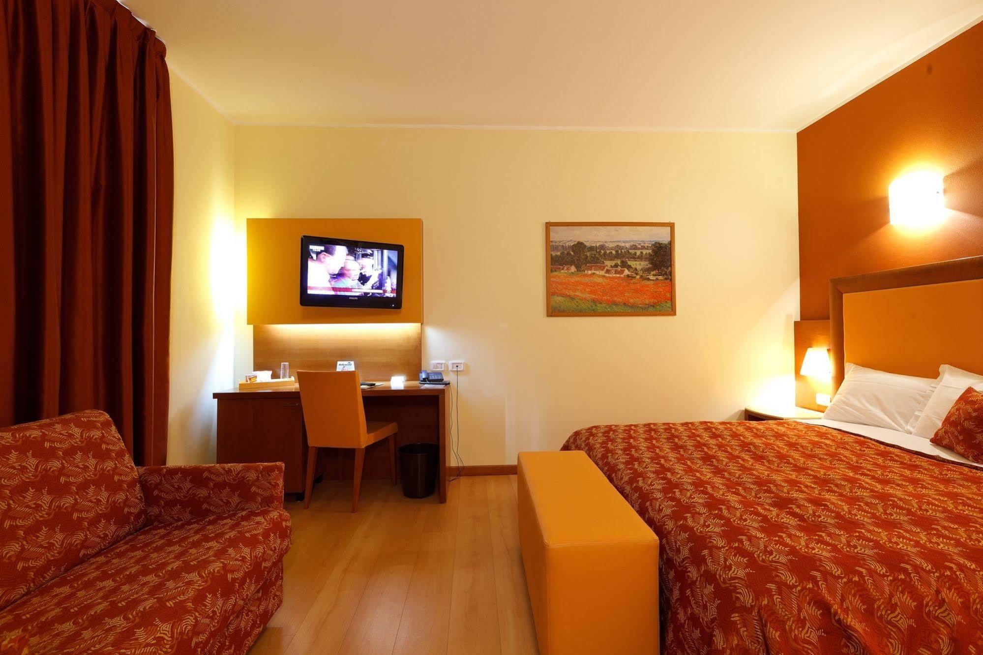 Hotel Villa Delle Rose - Malpensa Oleggio Buitenkant foto