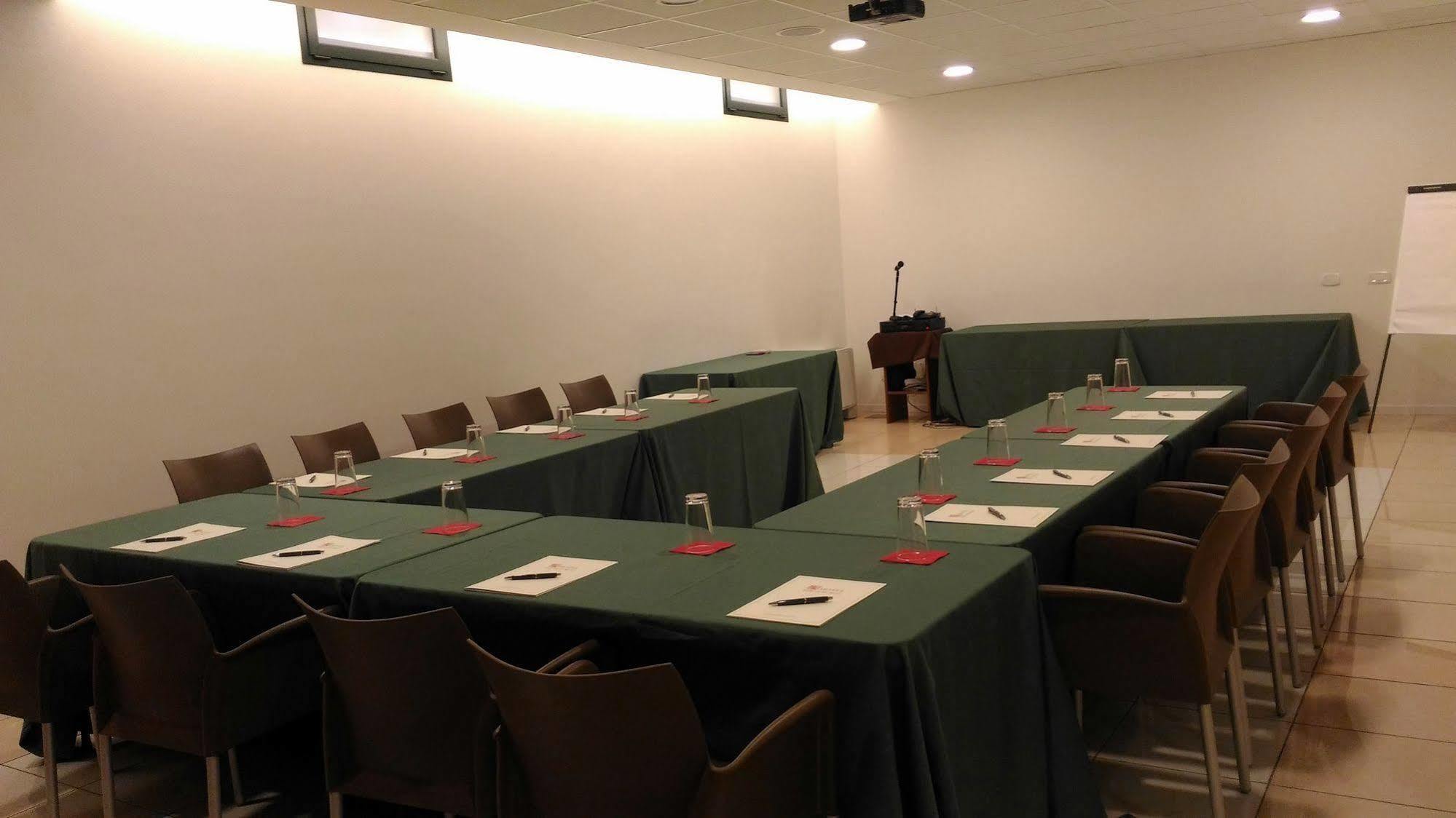Hotel Villa Delle Rose - Malpensa Oleggio Buitenkant foto