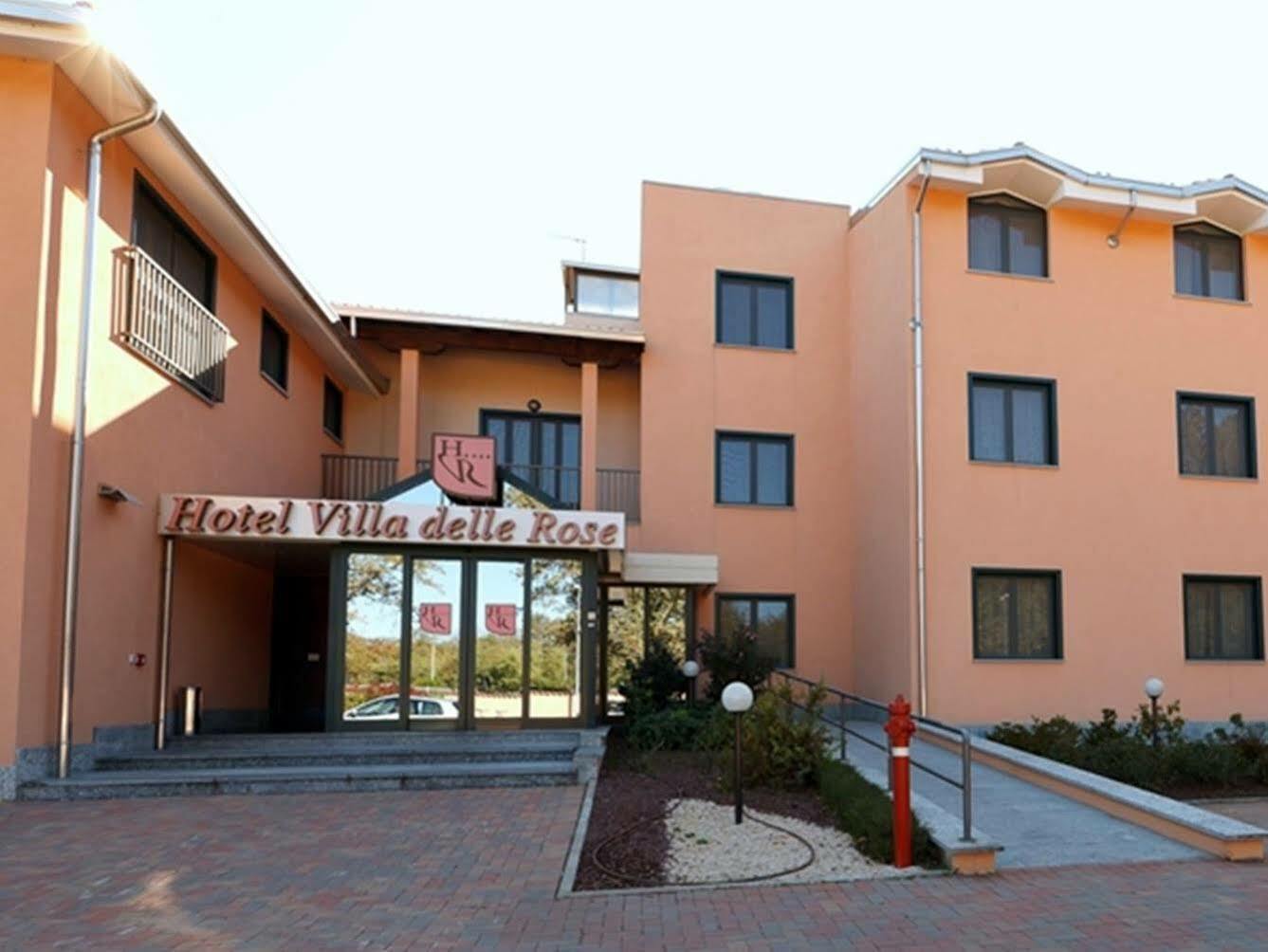 Hotel Villa Delle Rose - Malpensa Oleggio Buitenkant foto